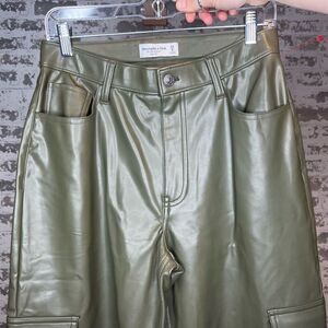 Abercrombie & Fitch | women faux leather 90’s relaxed highrise